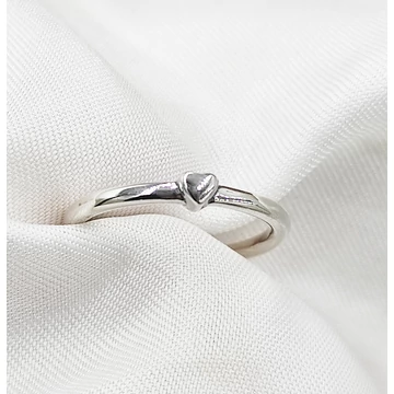 Anett ezüst szív gyűrű 52
