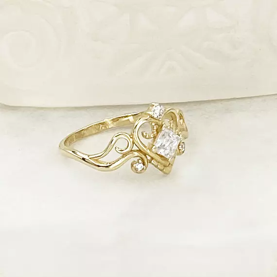 Arany korona gyűrű
